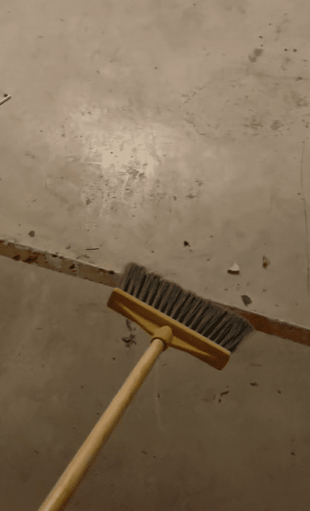 TikTok user Ethan recording a broom. | Source: tiktok.com/207eth