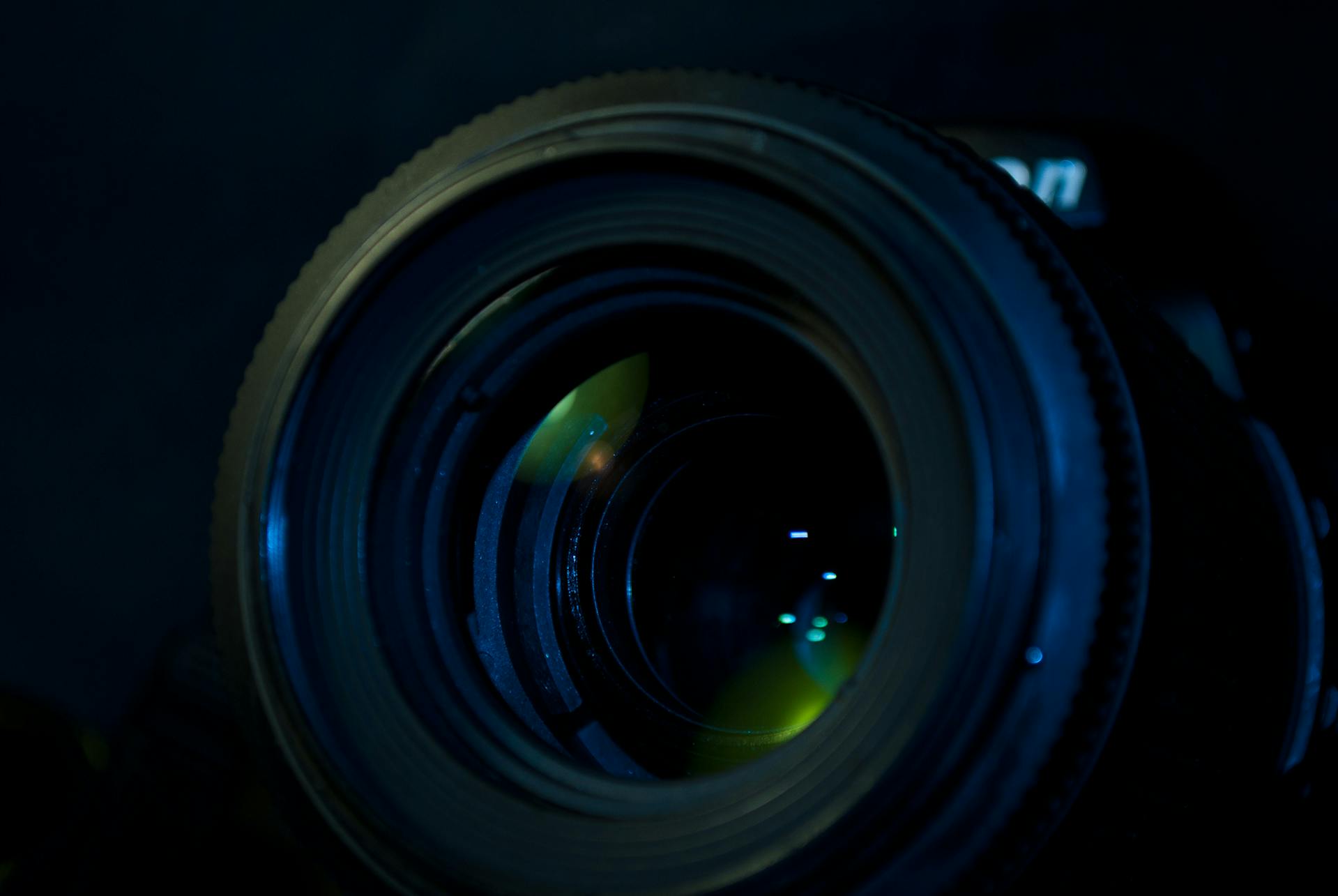 Close up of a camera lens | Source: Pexels