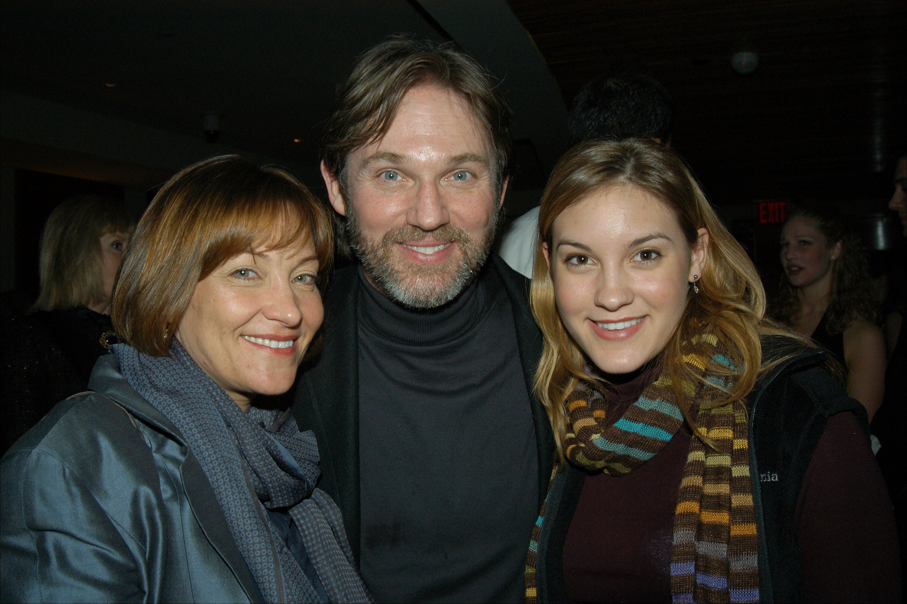 Richard Thomas with his wife Georgiana and daughter Kendra at an opening night party for the play "The Stendhal Syndrome" at Fred's at Barney's on Madison Ave. on February 14 2004 | Source: Getty Images