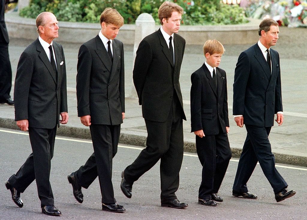 Prince Philip, Prince William, Earl Spencer, Prince Harry and Prince Charles walk outside Westminster Abbey during the funeral service Princess Diana, 06 September | Photo: Getty Images