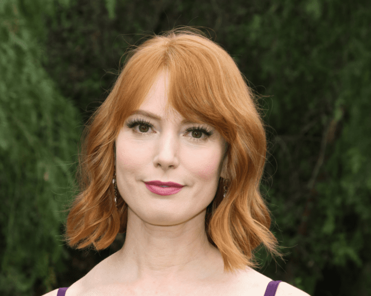 Alicia Witt visits Hallmark's "Home & Family" at Universal Studios Hollywood on November 19, 2018 in Universal City, California | Photo: Getty Images