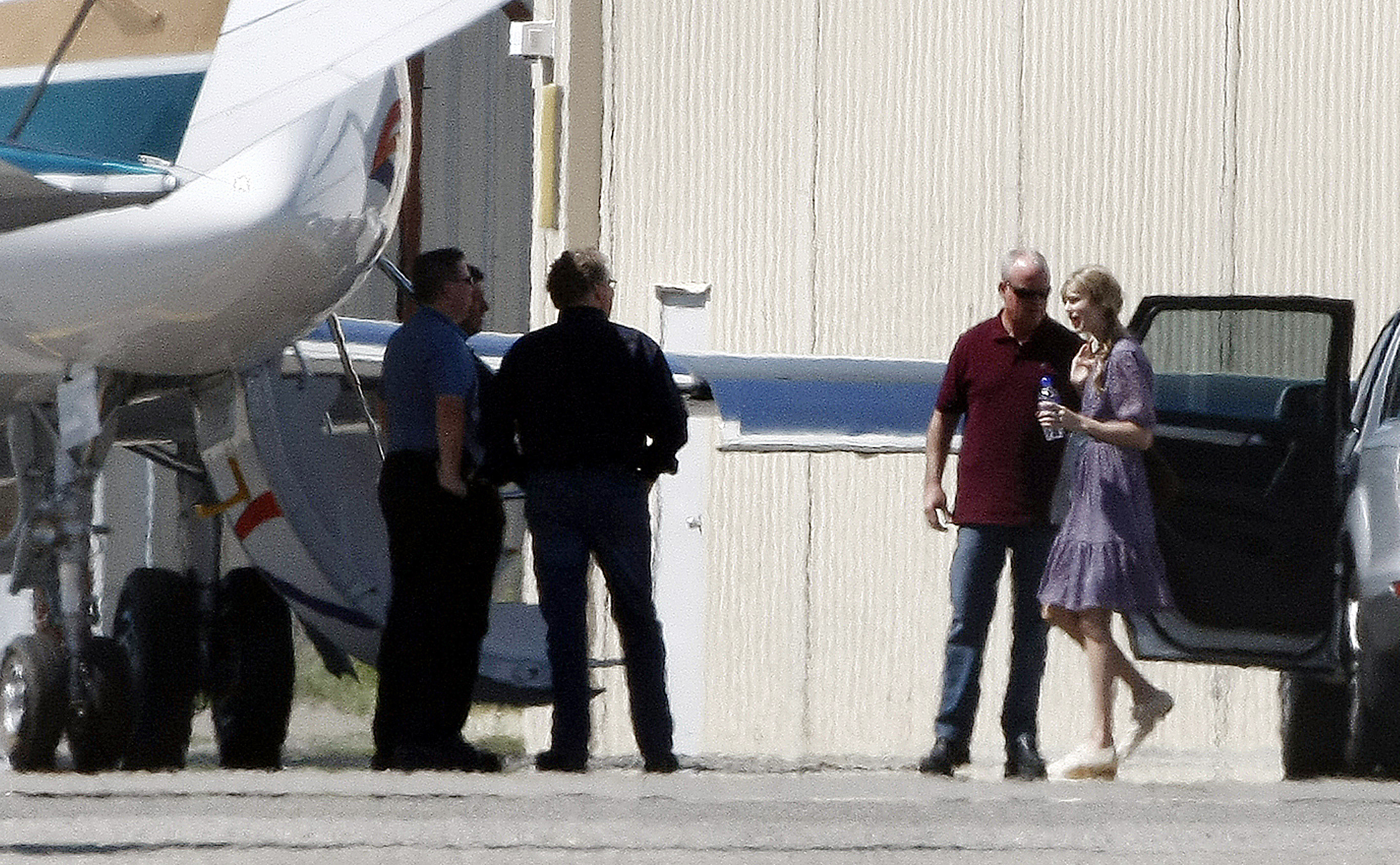 Taylor Swift seen leaving Perth, Australia on March 4, 2012. | Source: Getty Images
