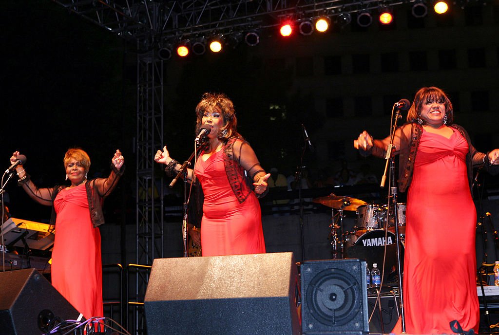 Pamela Hutchinson with Wanda and Sheila of The Emotions performs onstage at the Ribs 'N' Soul Festival in Michigan in 2009. | Photo: Getty Images