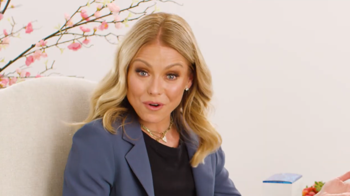 A screenshot of Kelly Ripa in the Persona Nutrition video aired in April 2020. | Source: YouTube/personanutrition
