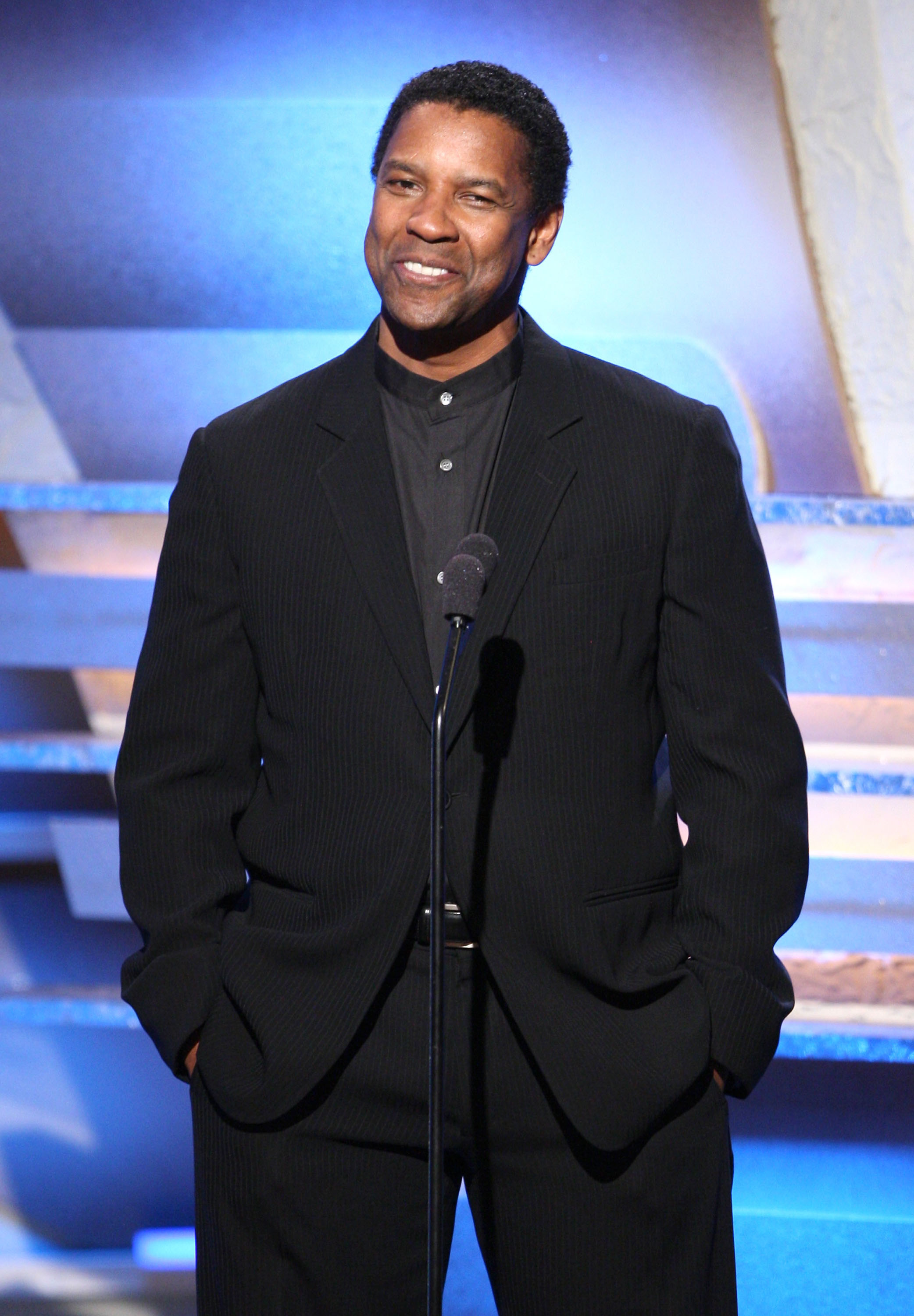 Denzel Washington in Beverly Hills, California on December 1, 2008 | Source: Getty Images