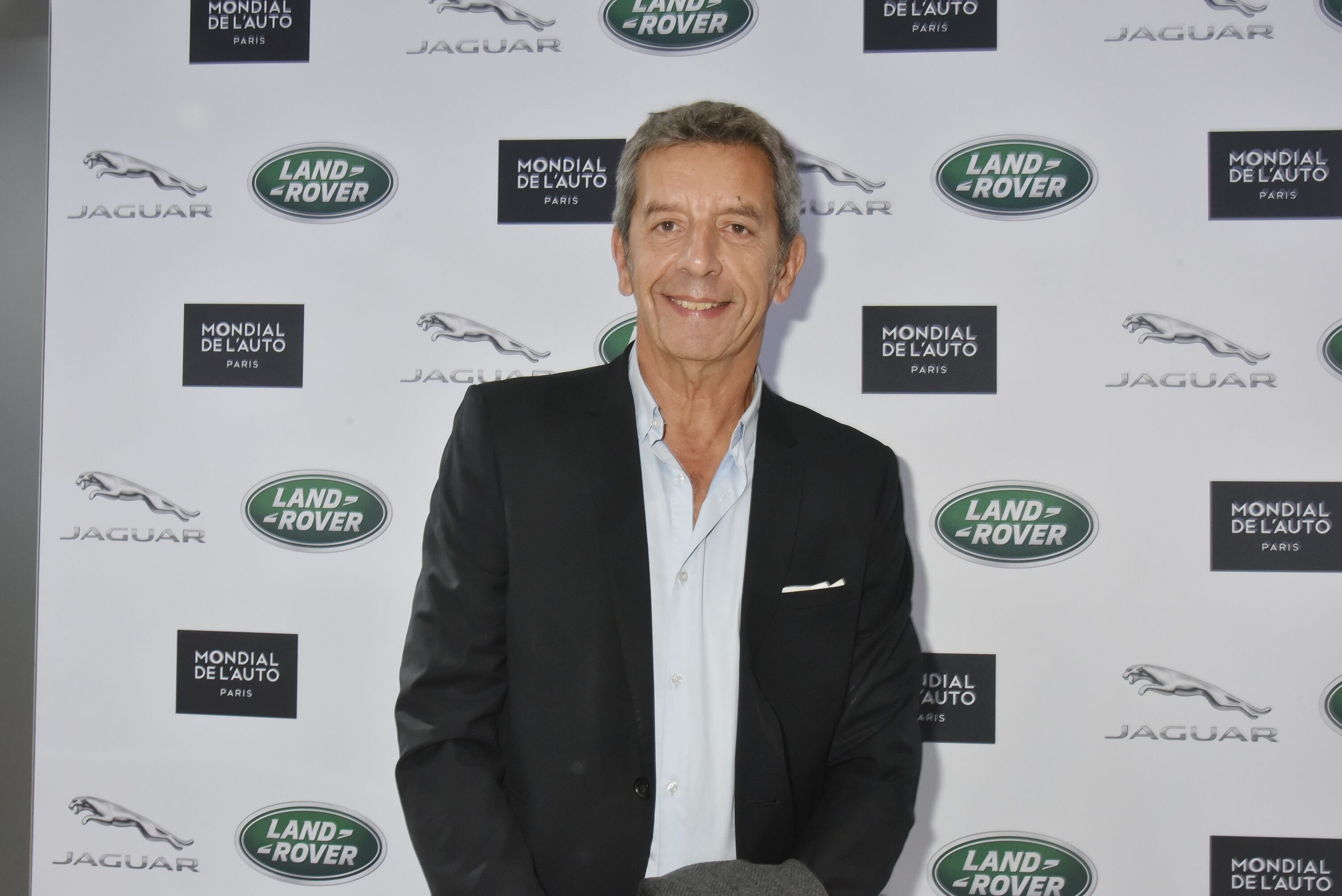 Michel Cymes au Parc des Expositions Porte de Versailles le 2 octobre 2018 à Paris, France. | Photo : Getty Images. Michel Cymes au Parc des Expositions Porte de Versailles le 2 octobre 2018 à Paris, France. | Photo : Getty Images.