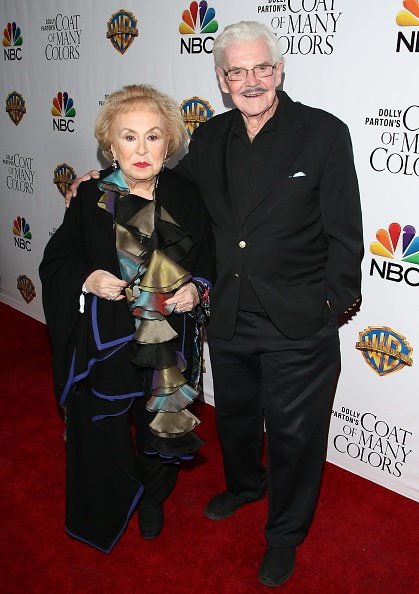 Jack Betts and Doris Roberts on December 2, 2015 in Hollywood, California. | Photo: Getty Images