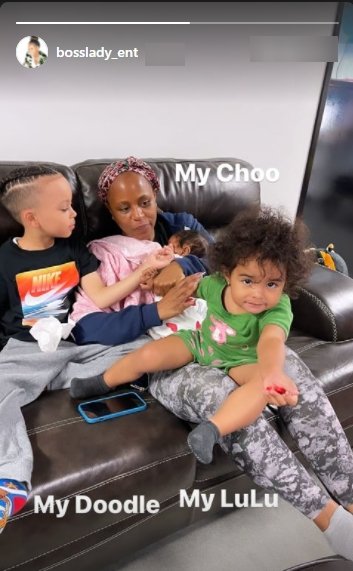 Shante broadus in a cute photo with her grandkids. | Photo: Instagram/bosslady_ent