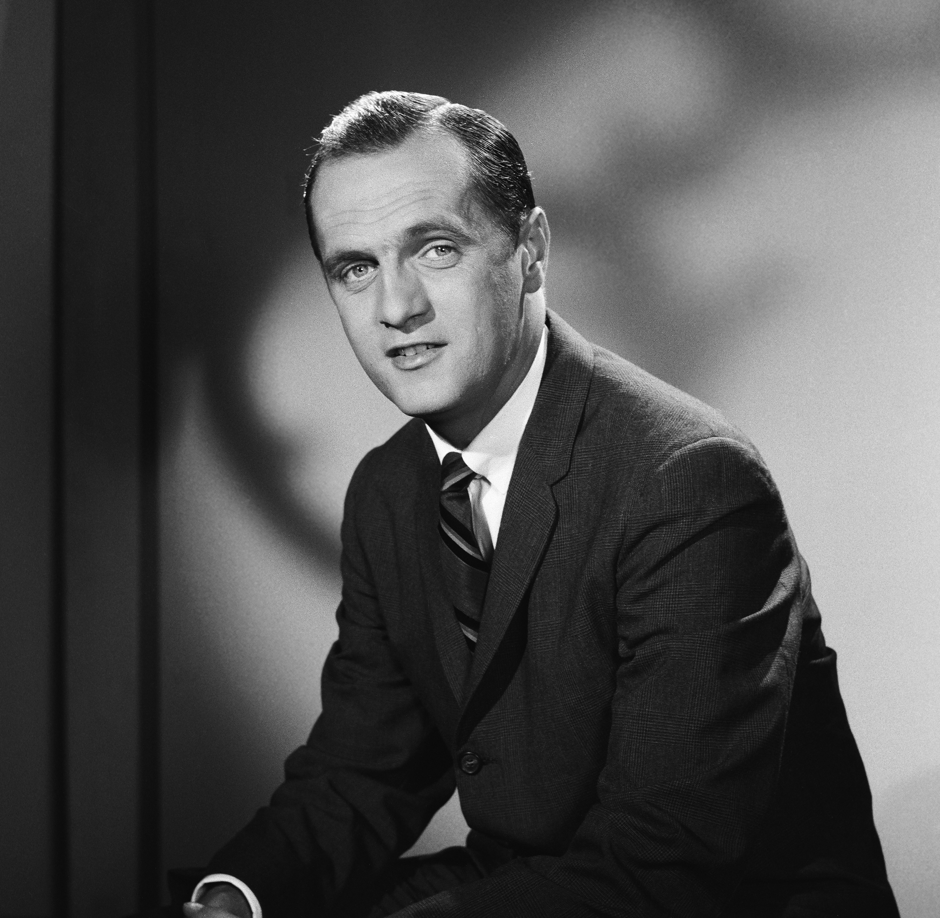 Bob Newhart on season 1 of "The Bob Newhart Show" on August 16, 1961 | Source: Getty Images