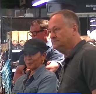 Kamala Harris and Doug Emhoff spotted at a grocery store in California, posted on January 25, 2025. | Source: Instagram/dailymail