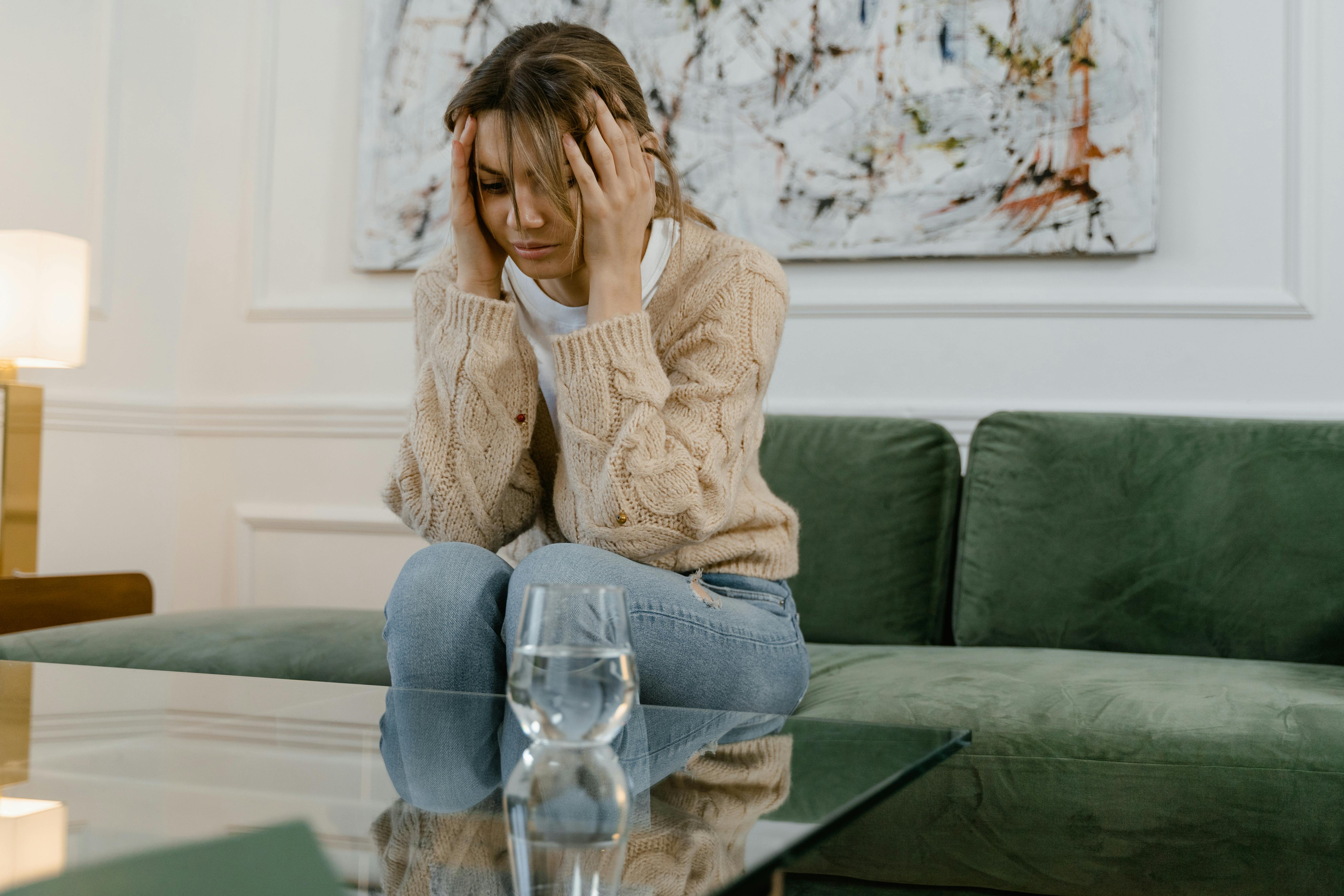 A sad and distressed woman | Source: Pexels