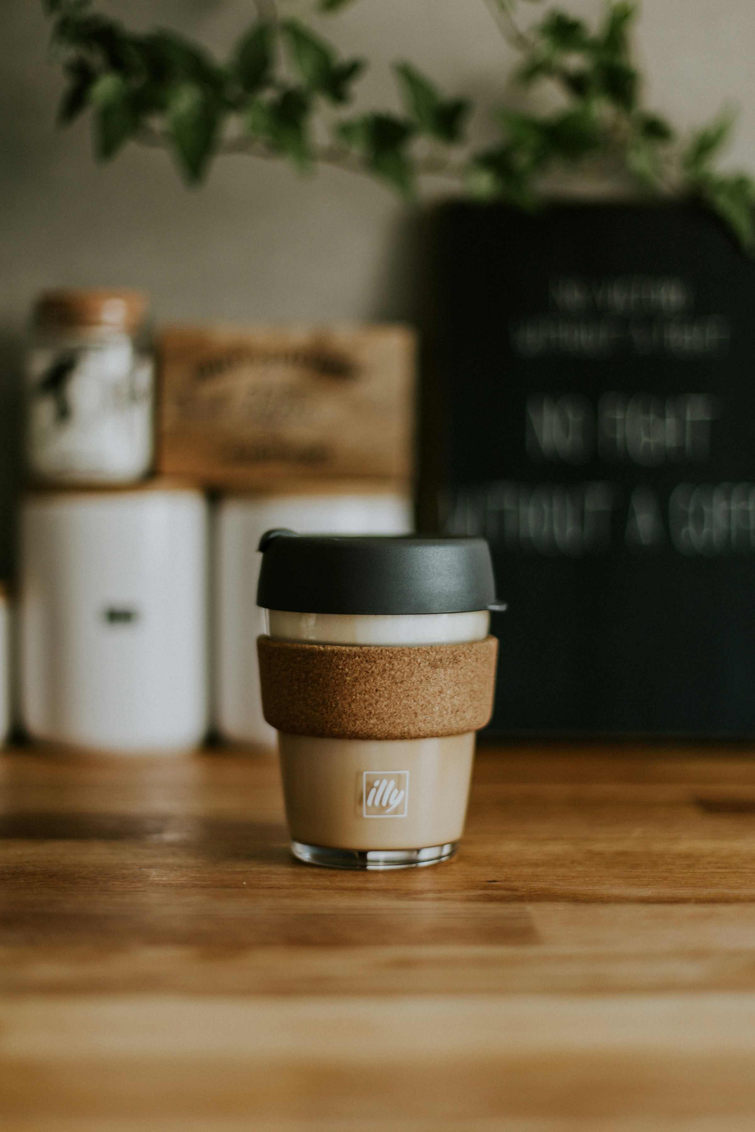 A takeaway coffee cup | Source: Unsplash