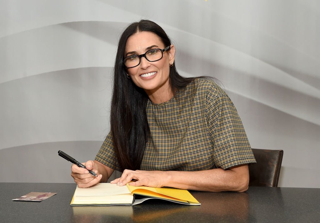 Actress Demi Moore attends the signing of her memoir "Inside Out" at Barnes & Noble Union Square | Photo: Getty Images