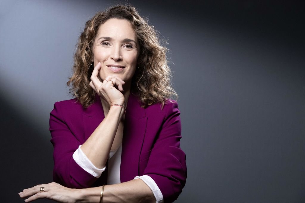 La journaliste française Marie-Sophie Lacarrau pose lors d'une séance photo à Paris, le 14 décembre 2020. | Photo : Getty Images