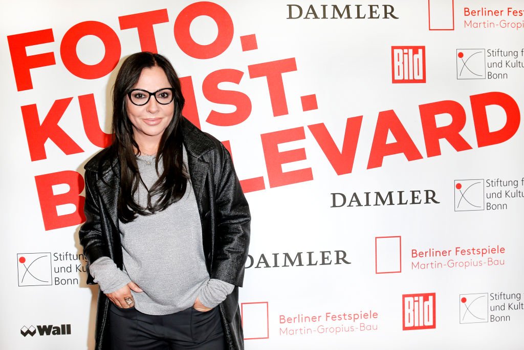 Simone Thomalla nimmt an der Eröffnung des 'Foto.Kunst.Boulevard' bei Martin-Gropius-Bau am 4. Mai 2017 in Berlin teil. (Foto von Isa Foltin) I Quelle: Getty Images