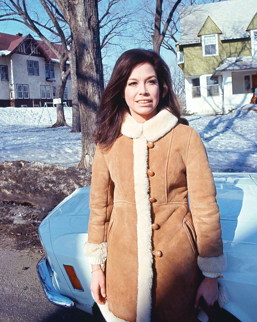 Mary Tyler Moore posing for a photo, circa 1970. | Source: Silver Screen Collection/Archive Photos/Getty Images