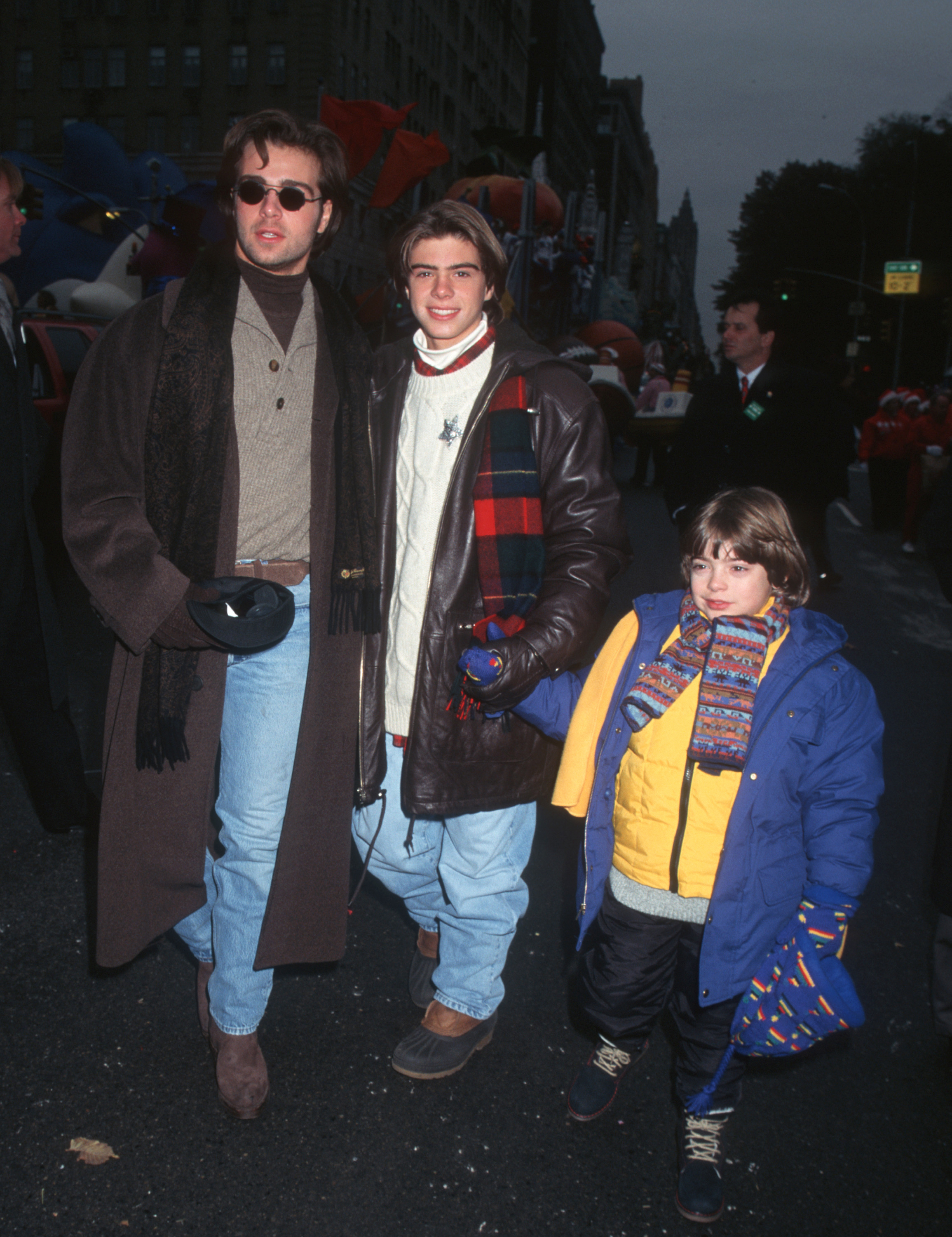 Joey, Matthew, and Andrew Lawrence attend the 69th Annual Macy's Thanksgiving Day Parade on November 23, 1995 | Source: Getty Images