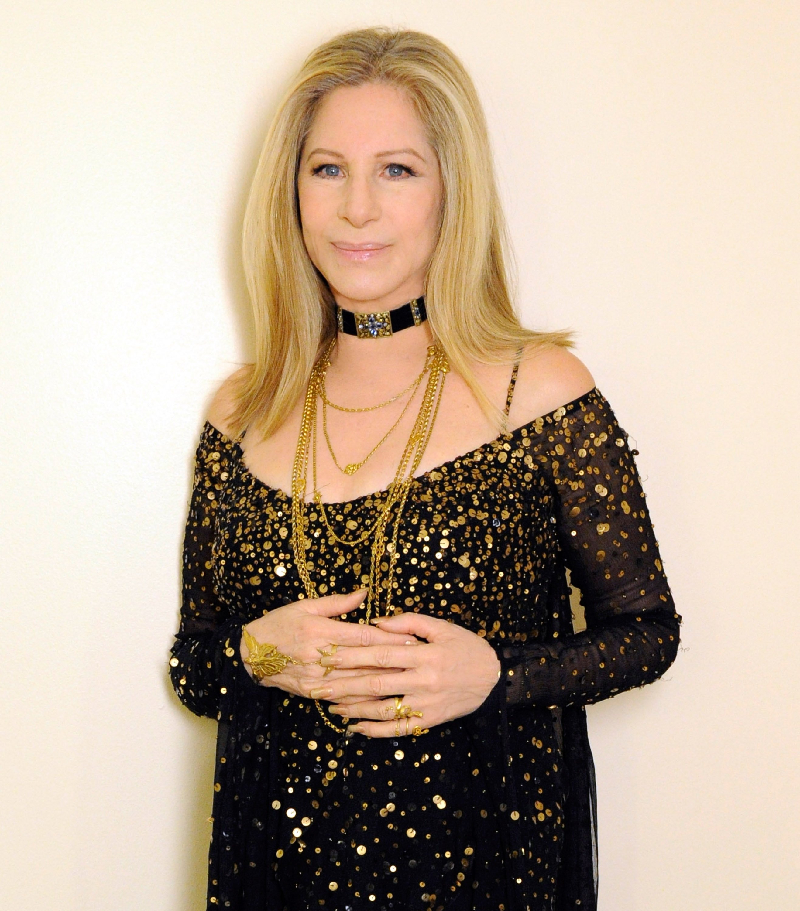 Barbra Streisand poses backstage at the 85th Annual Academy Awards at the Dolby Theatre on February 24, 2013 | Photo: GettyImages
