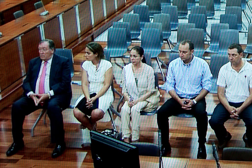 La cantante española Isabel Pantoja asiste al primer día de juicio por lavado de dinero el 28 de junio de 2012 en Málaga. | Foto: Getty Images La cantante española Isabel Pantoja asiste al primer día de juicio por lavado de dinero el 28 de junio de 2012 en Málaga. | Foto: Getty Images