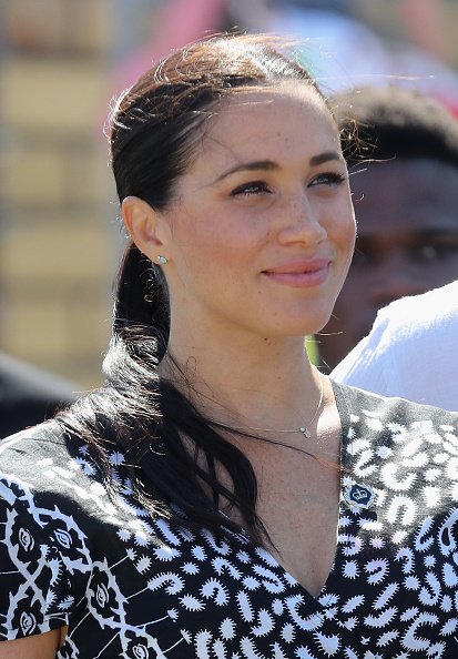 Meghan, duchesse de Sussex, visite une initiative du bureau de la justice dans la banlieue de Nyanga, Afrique du Sud | Photo: Getty Images Meghan, duchesse de Sussex, visite une initiative du bureau de la justice dans la banlieue de Nyanga, Afrique du Sud | Photo: Getty Images