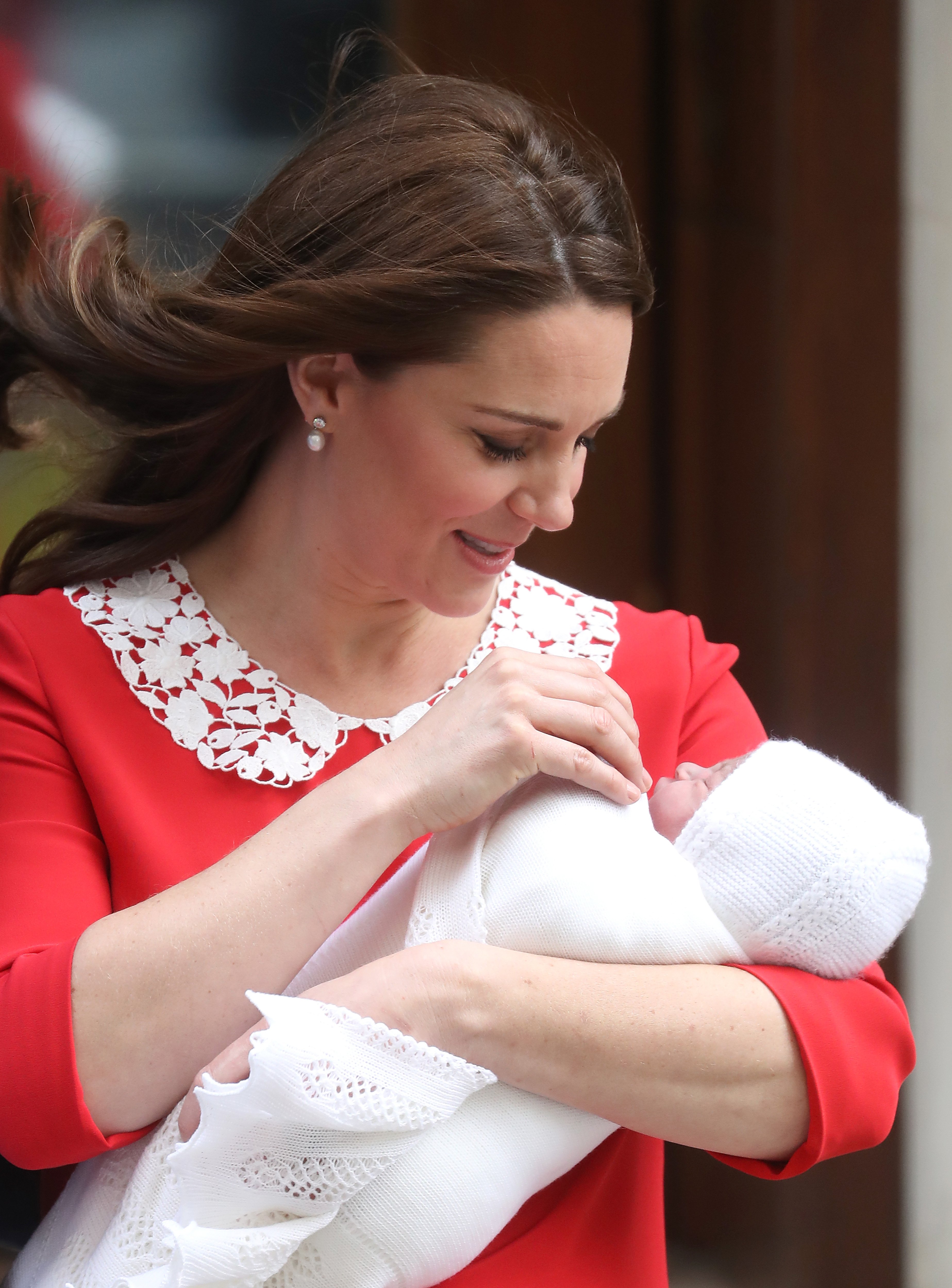 Kate Middleton holding Prince Louis outside St Mary's Hospital in London, England | Photo: Getty Images
