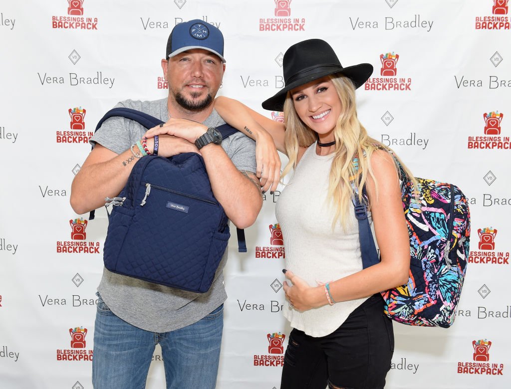 Jason Aldean und schwangere Brittany Aldean | Quelle: Getty Images