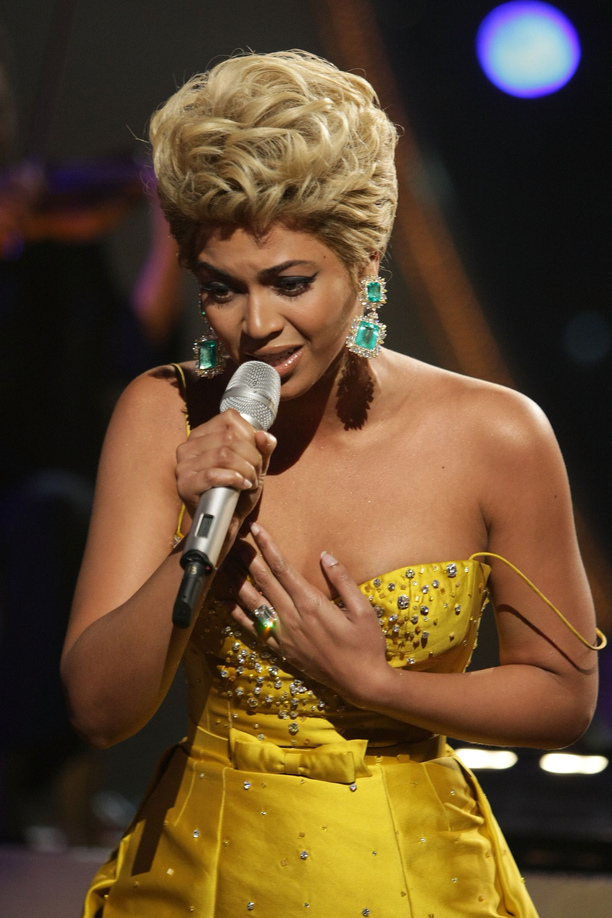 Beyoncé Knowles performs on stage during the Conde Nast Media Group's Fifth Annual Fashion Rocks at Radio City Music Hall on September 5, 2008, in New York City.