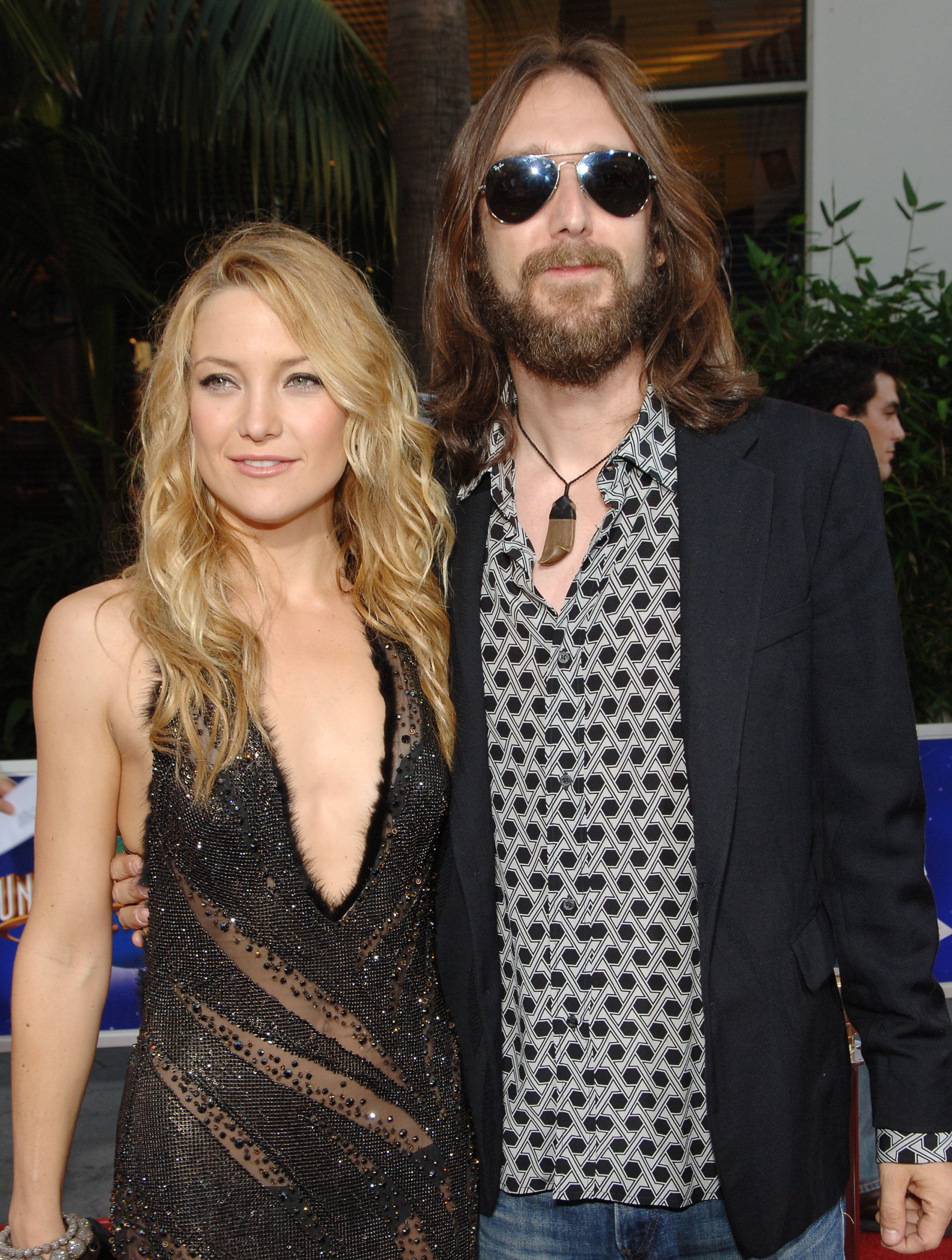Kate Hudson and Chris Robinson during "The Skeleton Key" Los Angeles Premiere - Arrivals at Universal City Walk on August 02, 2005 in Universal City, California | Source: Getty Images