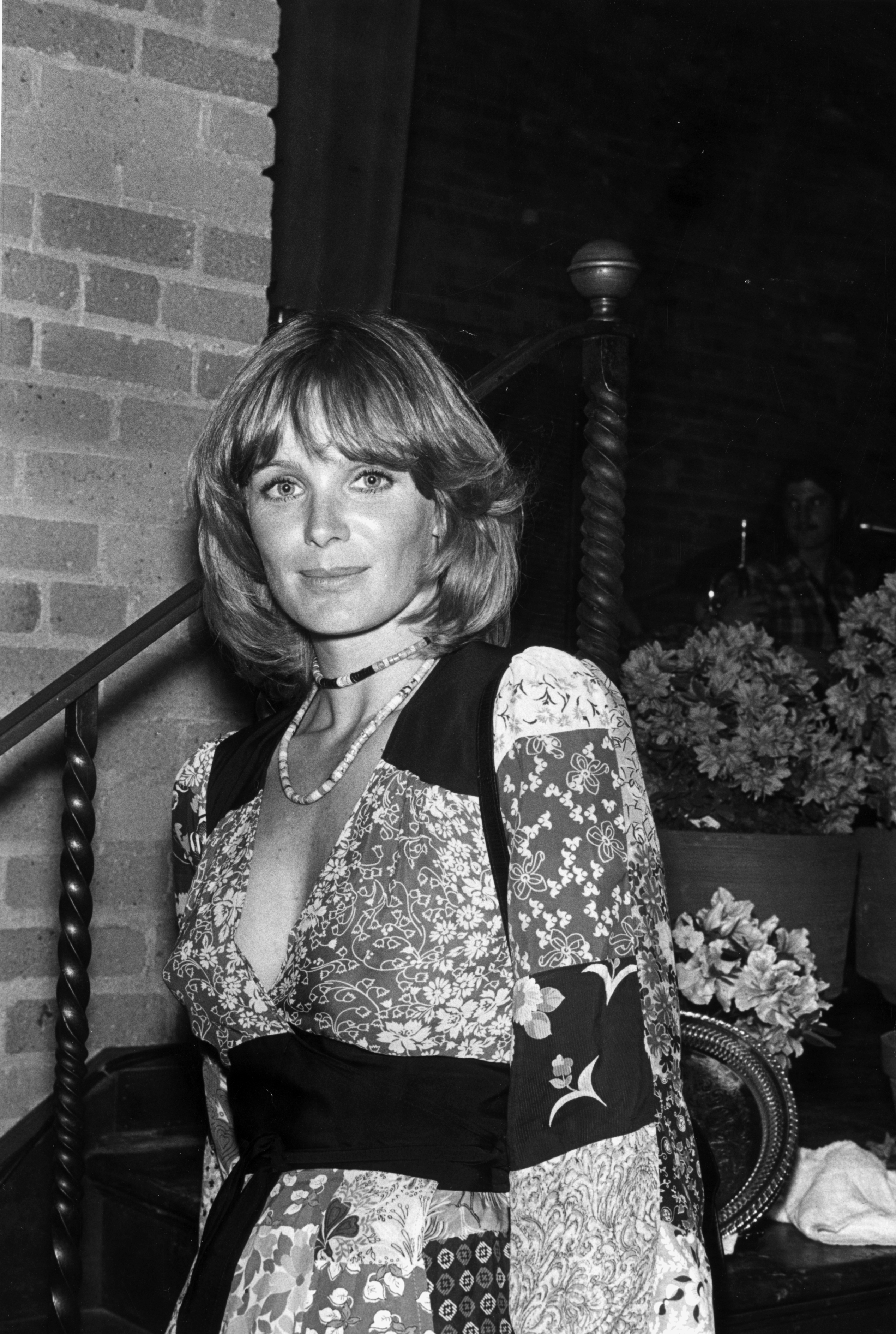 Linda Evans at a private party in a club in Oroville, California, in March 1974 | Source: Getty Images