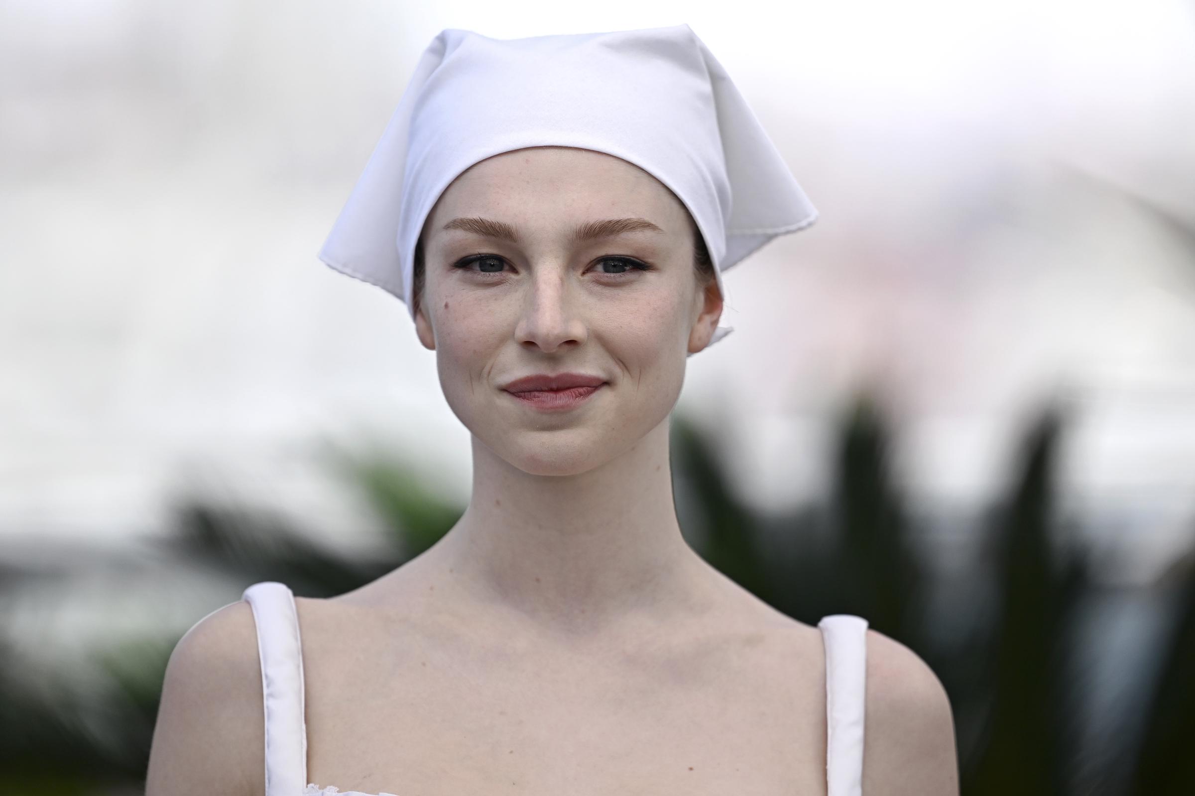 Hunter Schafer at the "Kinds of Kindness" photocall during the 77th annual Cannes Film Festival on May 17, 2024, in France. | Source: Getty Images