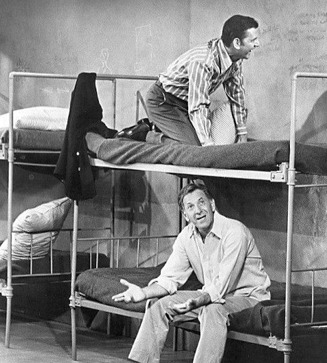 Tony Randall as Felix Unger and Jack Klugman as Oscar Madison from the television comedy "The Odd Couple." | Source: Wikimedia Commons 