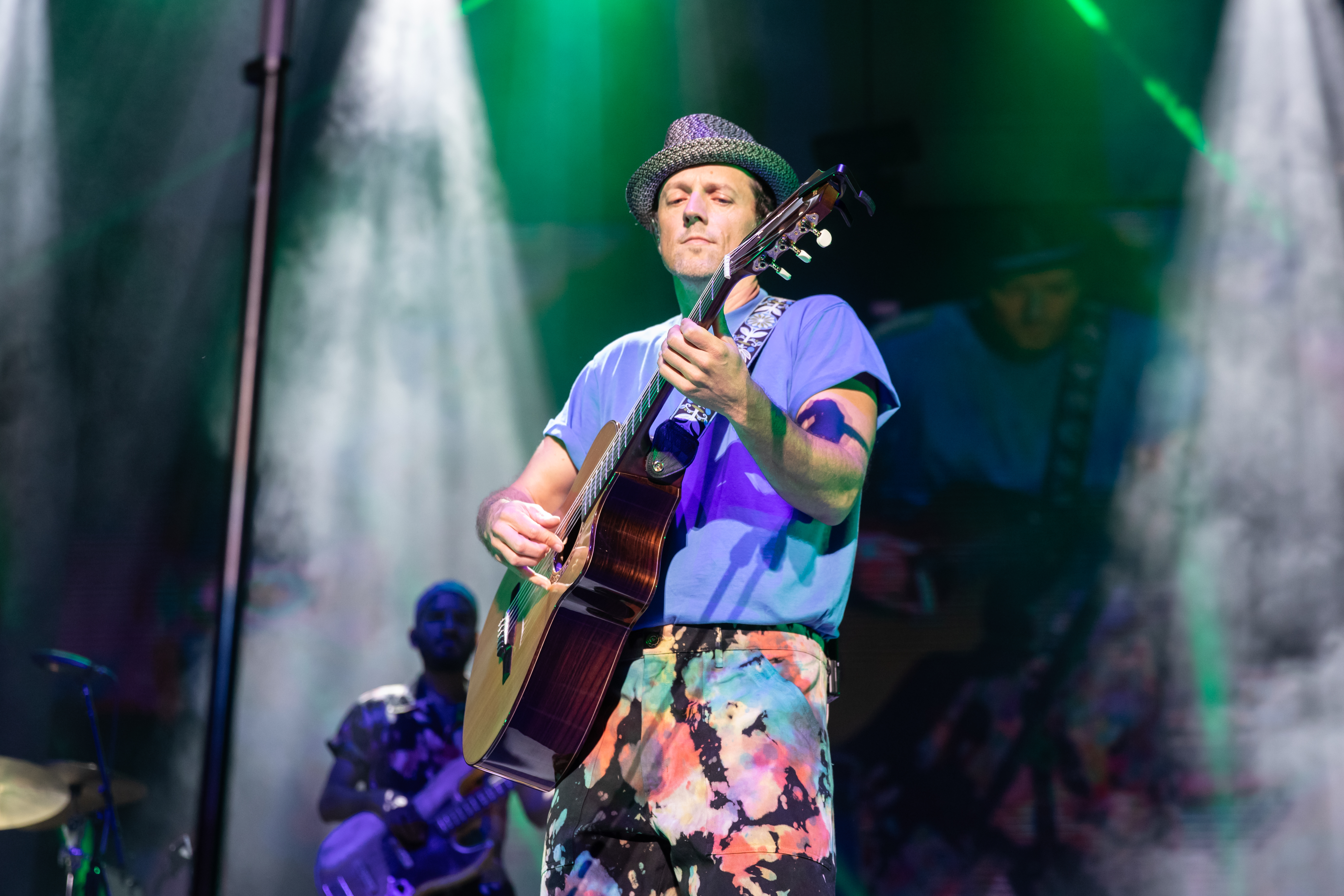 Jason Mraz performs at The Greek Theatre on July 19, 2023, in Berkeley, California. | Source: Getty Images
