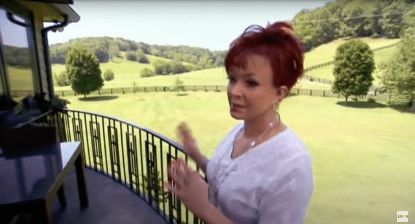 Inside Naomi Judd's family home in Tennessee. | Source: youtube.com/OWN