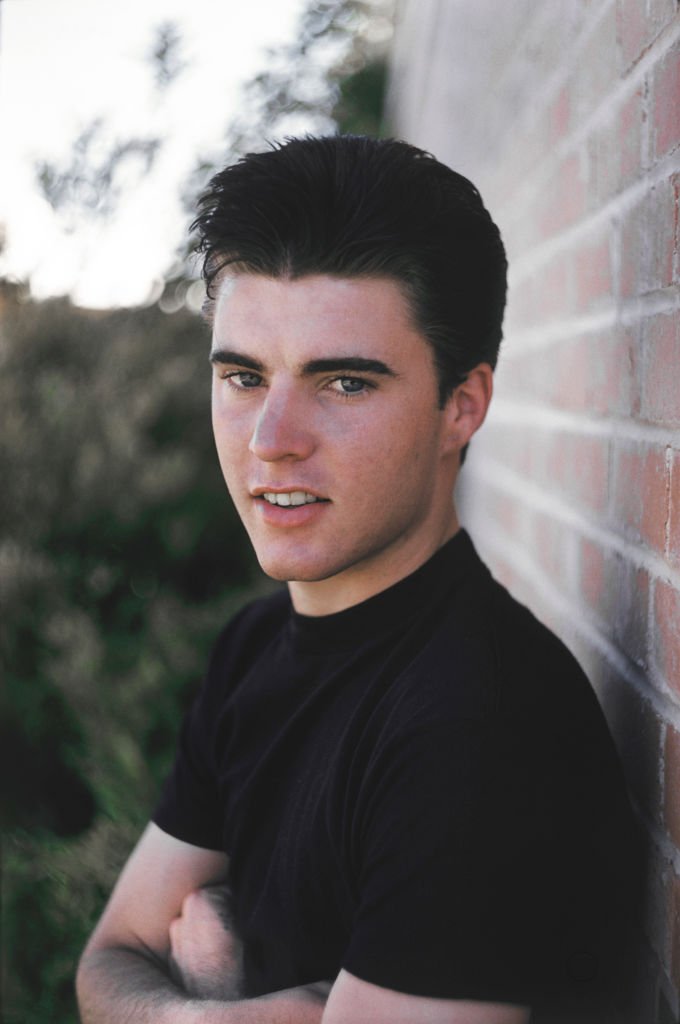 Ricky Nelson poses for a photo at on May 17, 1958 in Los Angeles, California. | Photo: Getty Images