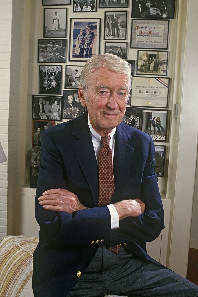 Actor Jimmy Stewart poses in his Beverly Hills, California home during a 1989 photo portrait session. | Photo: Getty Images