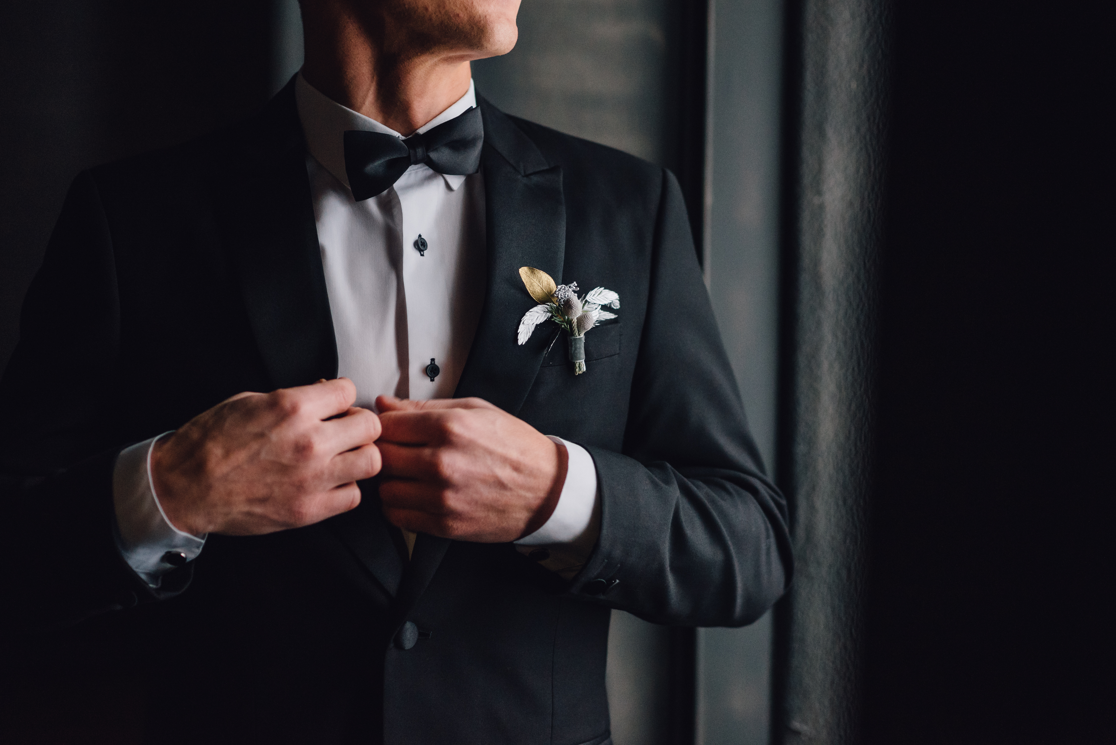 An image showing a groom getting ready on his wedding day | Source: Shutterstock