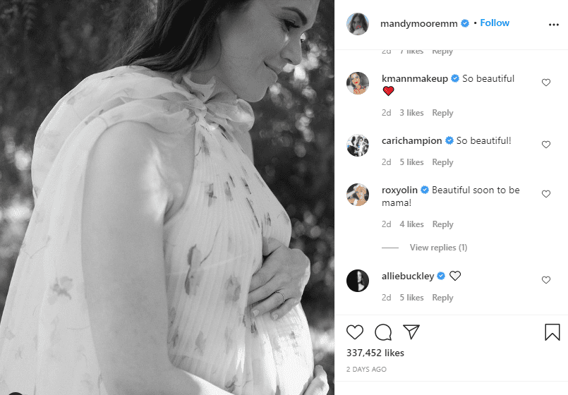 Comments from fans on Mandy Moore's maternity shoot picture. | Source: Instagram/mandymooremm.