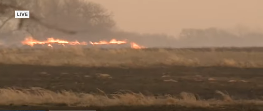 A scene from the Oklahoma wildfires posted on March 15, 2025 | Source: YouTube/@2NewsOklahoma