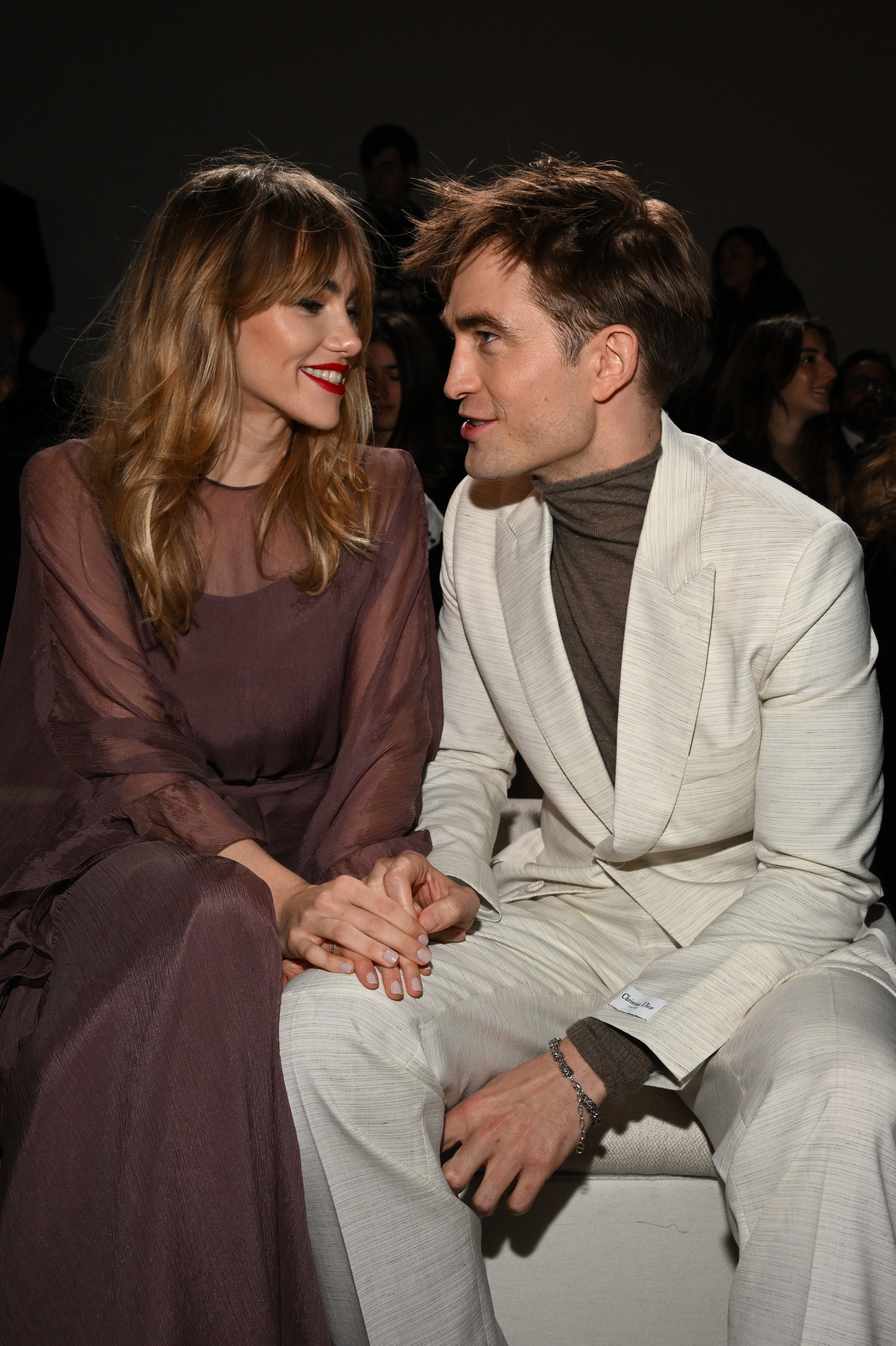 Suki Waterhouse and Robert Pattinson at the Dior Fall 2023 Menswear Show in Giza, Egypt on December 3, 2022 | Source: Getty Images