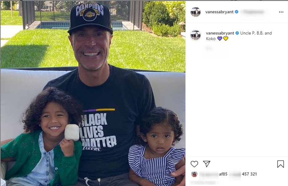 Photo of Vanessa Bryant's daughters, Bianca, and her sister Capri, with Uncle P. | Photo: Instagram/vanessabryant