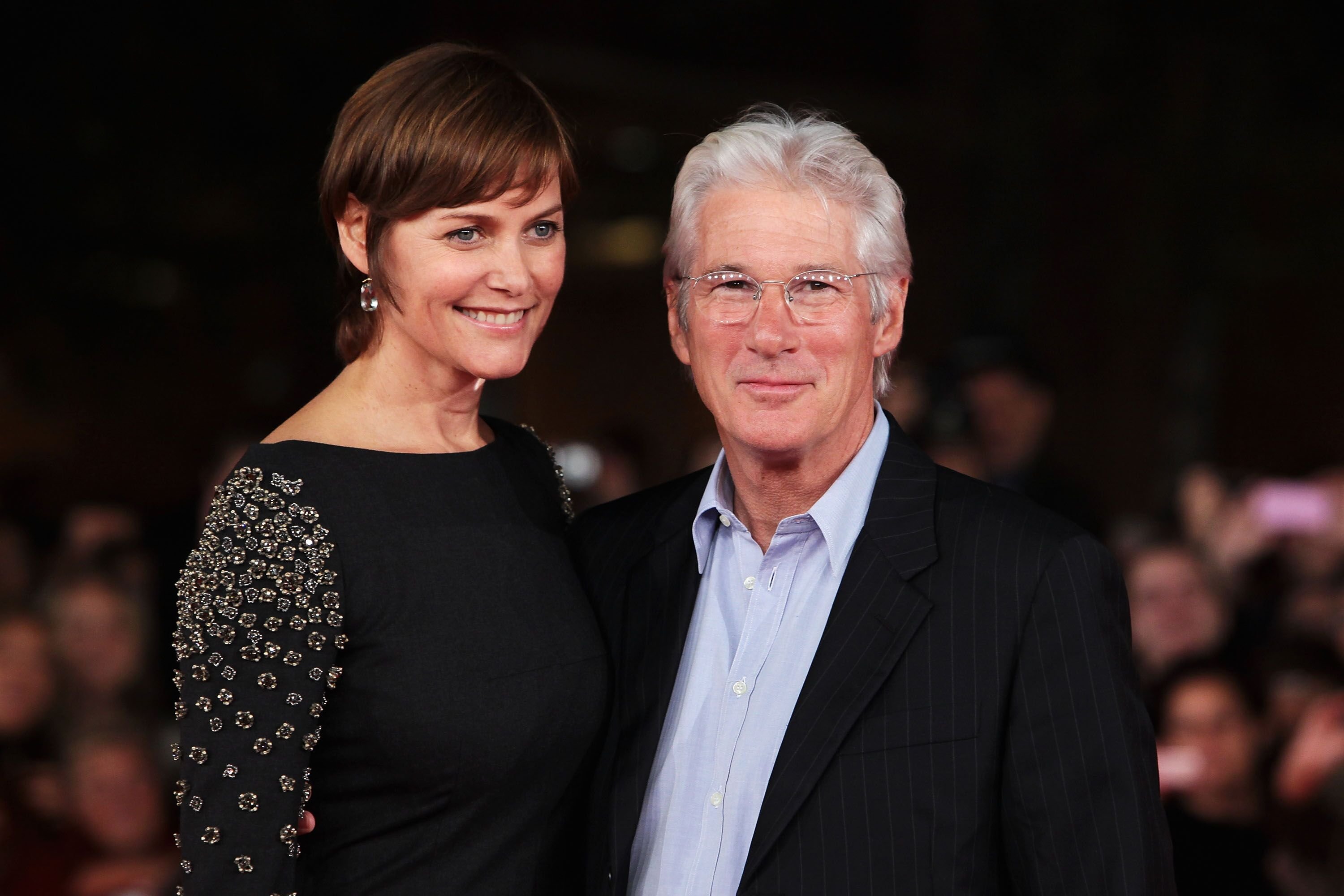 Carey Lowell et Richard Gere à Rome, en Italie. | Photo : Getty Images