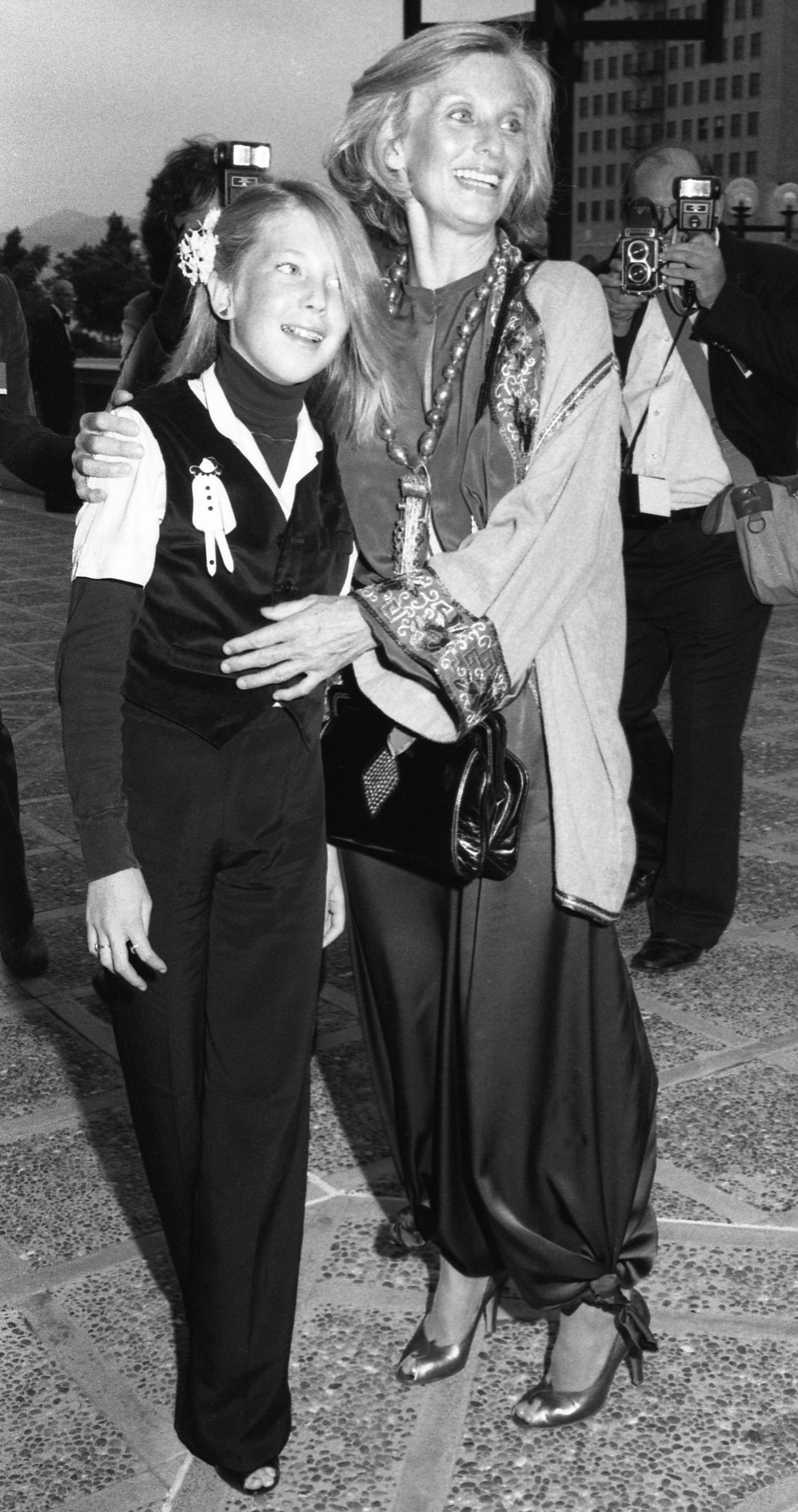 Actress Cloris Leachman and her daughter Dinah attend the 30th Annual Emmy Awards on September 17, 1978 at the Pasadena Civic Auditorium in Pasadena, California. | Source: Getty Images