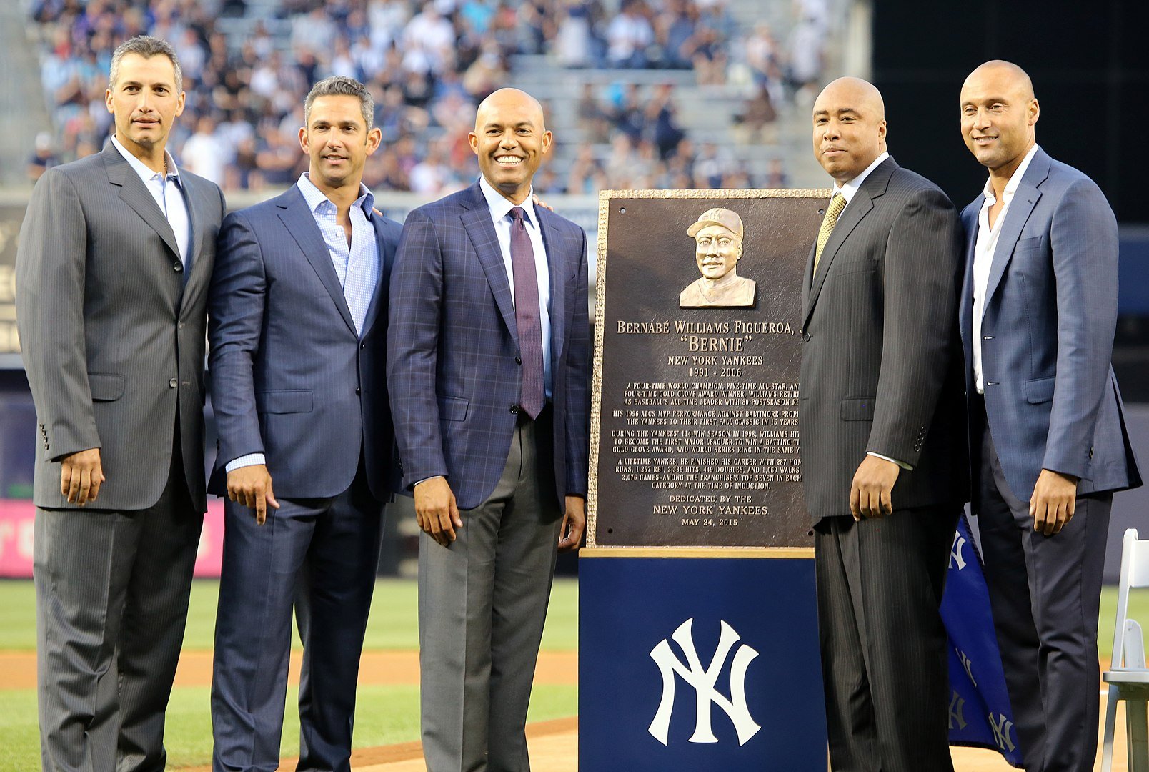 Andy Pettitte, Jorge Posada, Mariano Rivera, Bernie Williams and Derek Jeter, unveiling Williams' Yankee Stadium plaque | Photo: Wikimedia Commons Images
