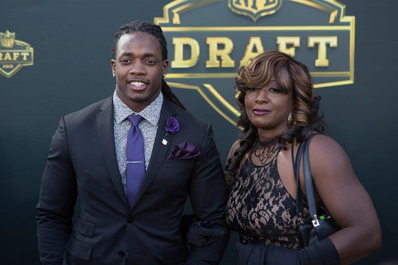 Melvin Gordon and his mom Carmen at the Auditorium Theatre of Roosevelt University on April 30, 2015 in Chicago, Illinois | Photo: Getty Images