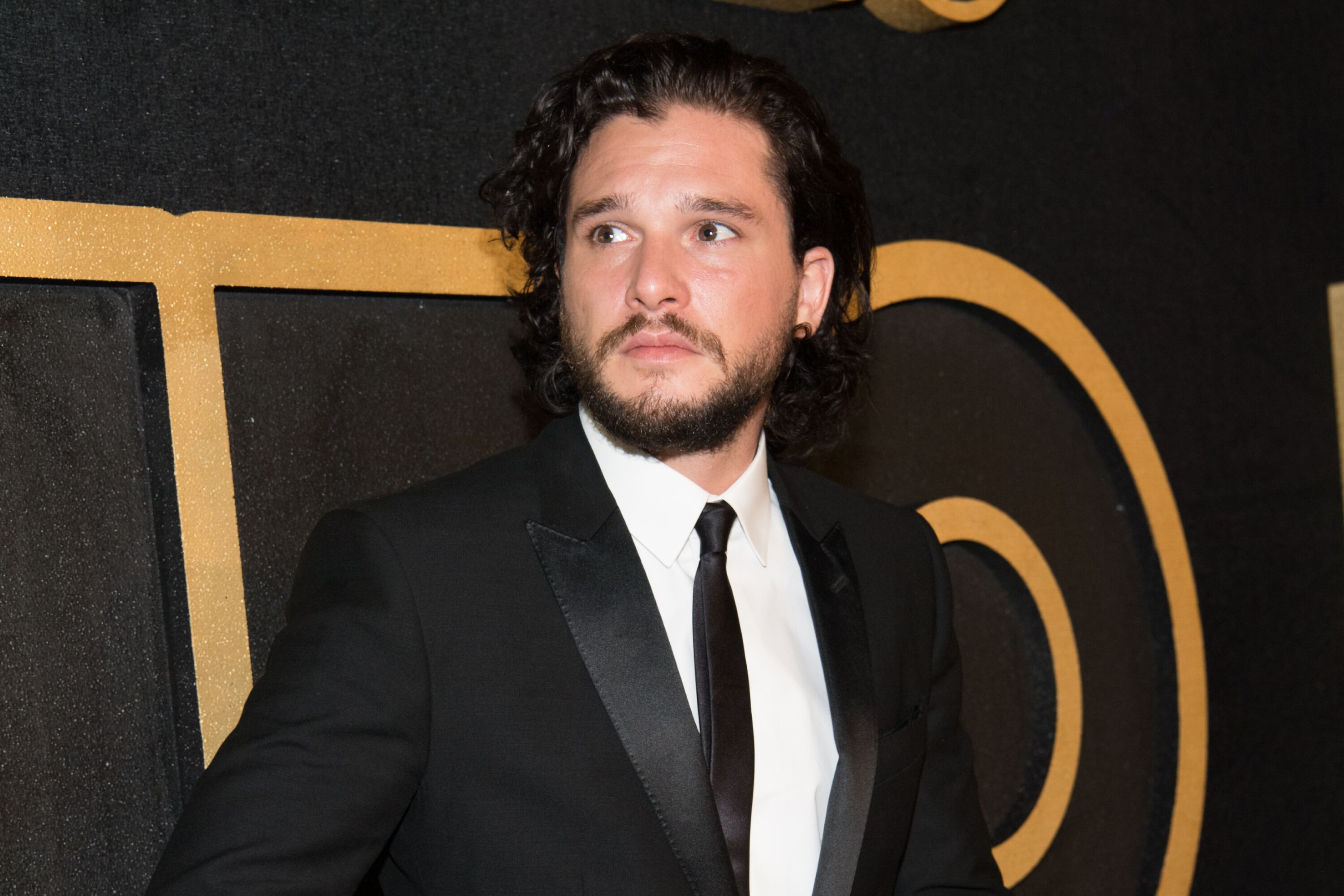Kit Harington in a black tie event. | Source: Getty Images