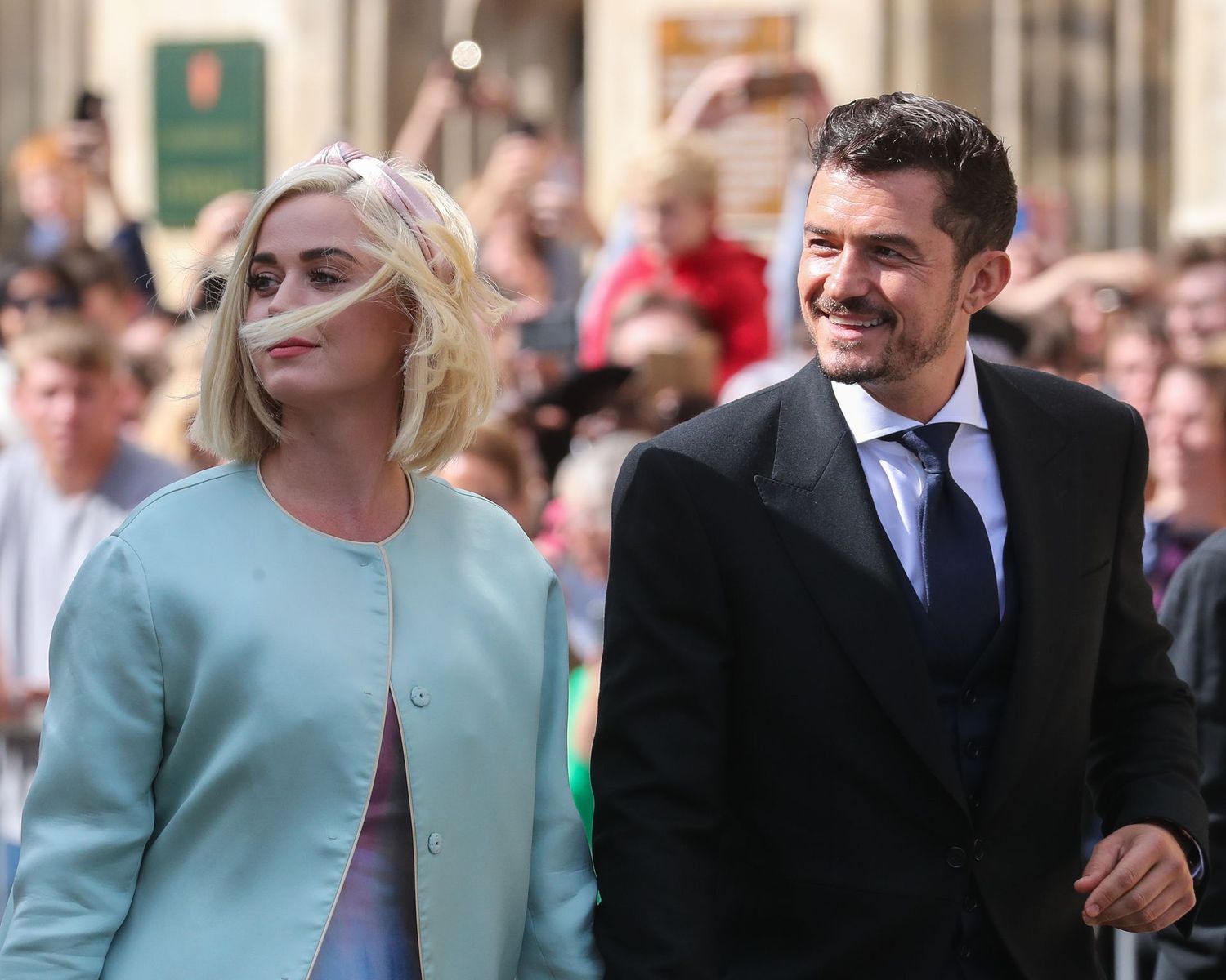 Katy Perry and Orlando Bloom at the wedding of Ellie Goulding and Caspar Jopling at York Minster Cathedral on August 31, 2019 | Photo: Getty Images