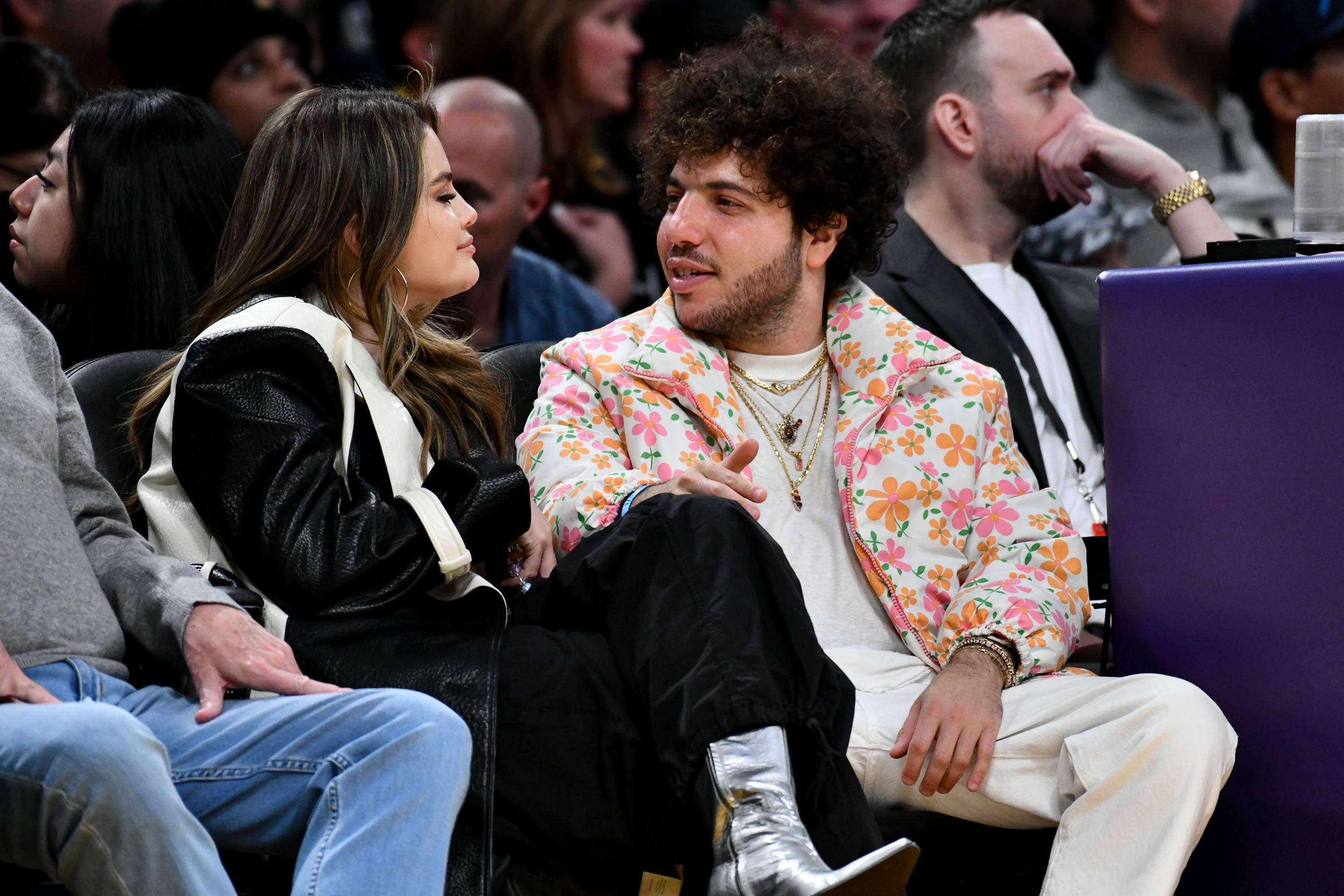 Selena Gomez and Benny Blanco at a basketball game on January 3, 2024, in Los Angeles, California | Source: Getty Images
