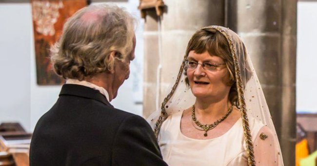 Pictures of Madeleine Coburn and Bill Brookman getting married at the church | Source:facebook.com/goodlifeupdate