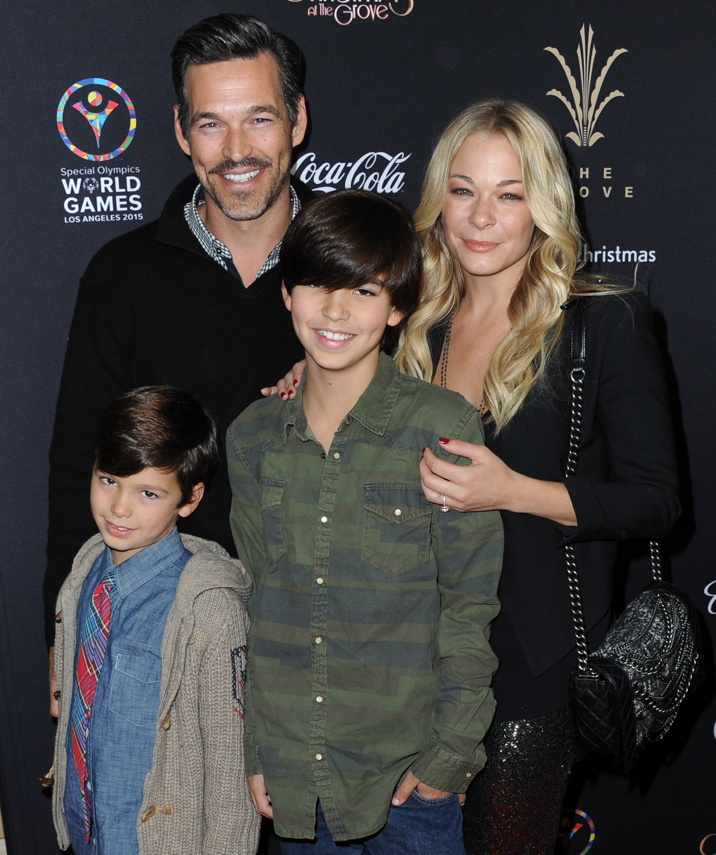 The actor with his sons and wife LeAnn Rimes at The Grove's 12th Annual Christmas Tree Lighting Spectacular on November 16, 2014, in Los Angeles, California. | Source: Getty Images