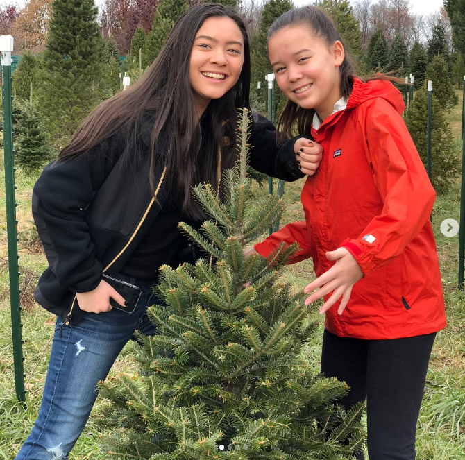Their father eventually moved on to a new chapter in his life. In this photo, two of the girls posed together as teenagers on December 3, 2017. | Source: Instagram/kateplusmy8